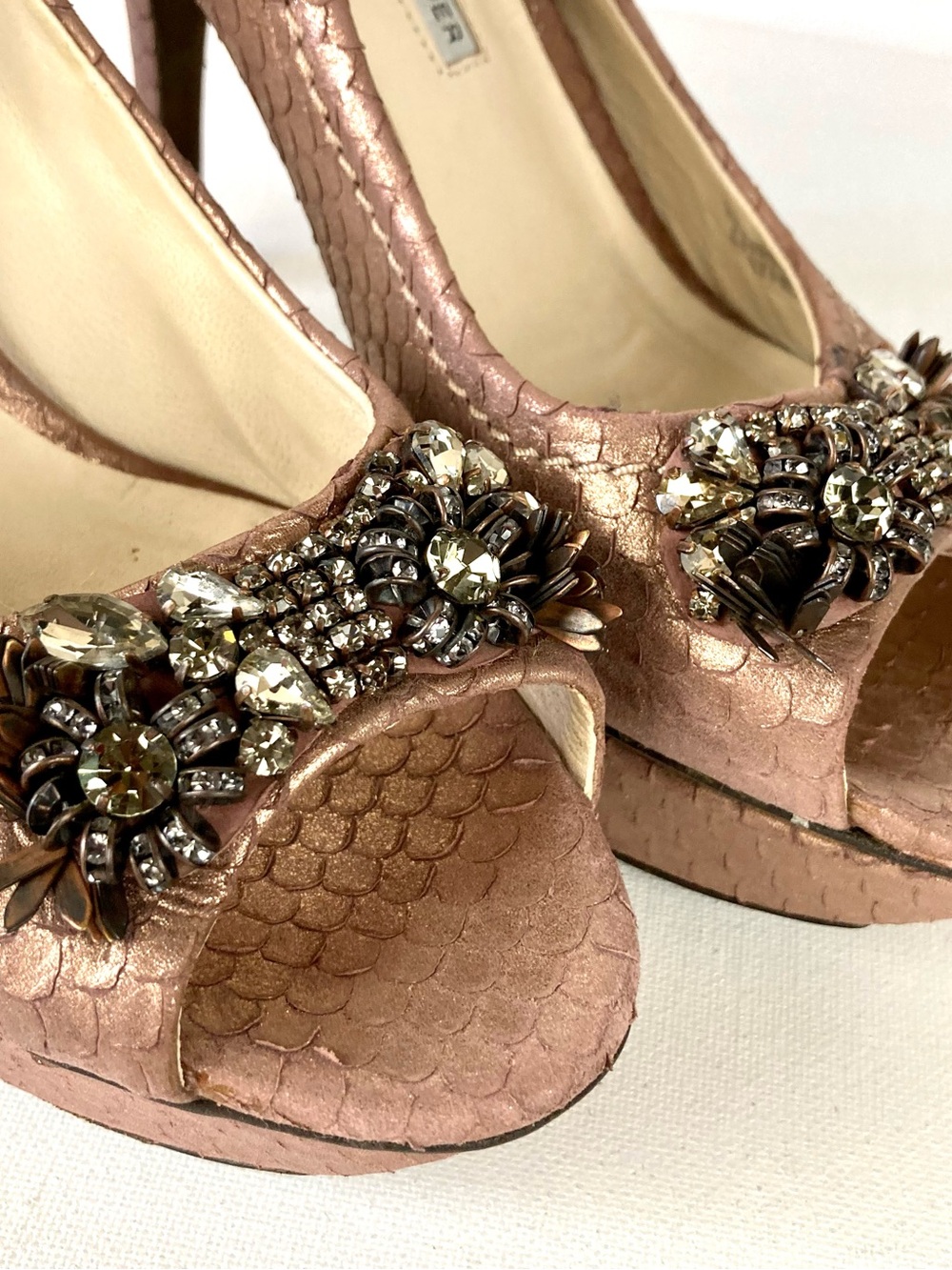 Vera Wang Metallic Blush Pink Jeweled Peep-Toe Heels - Picture 4 of 7